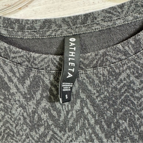 Athleta Studio to street all over print size small athletic pullover sweater - Picture 4 of 6